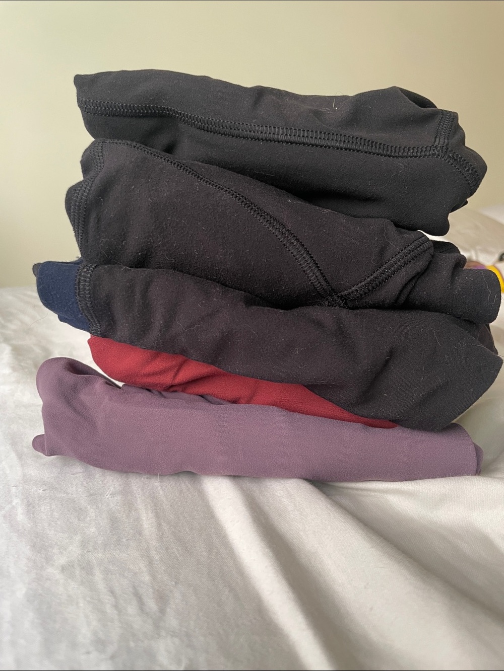 Lots of 5 preowned lululemon leggings